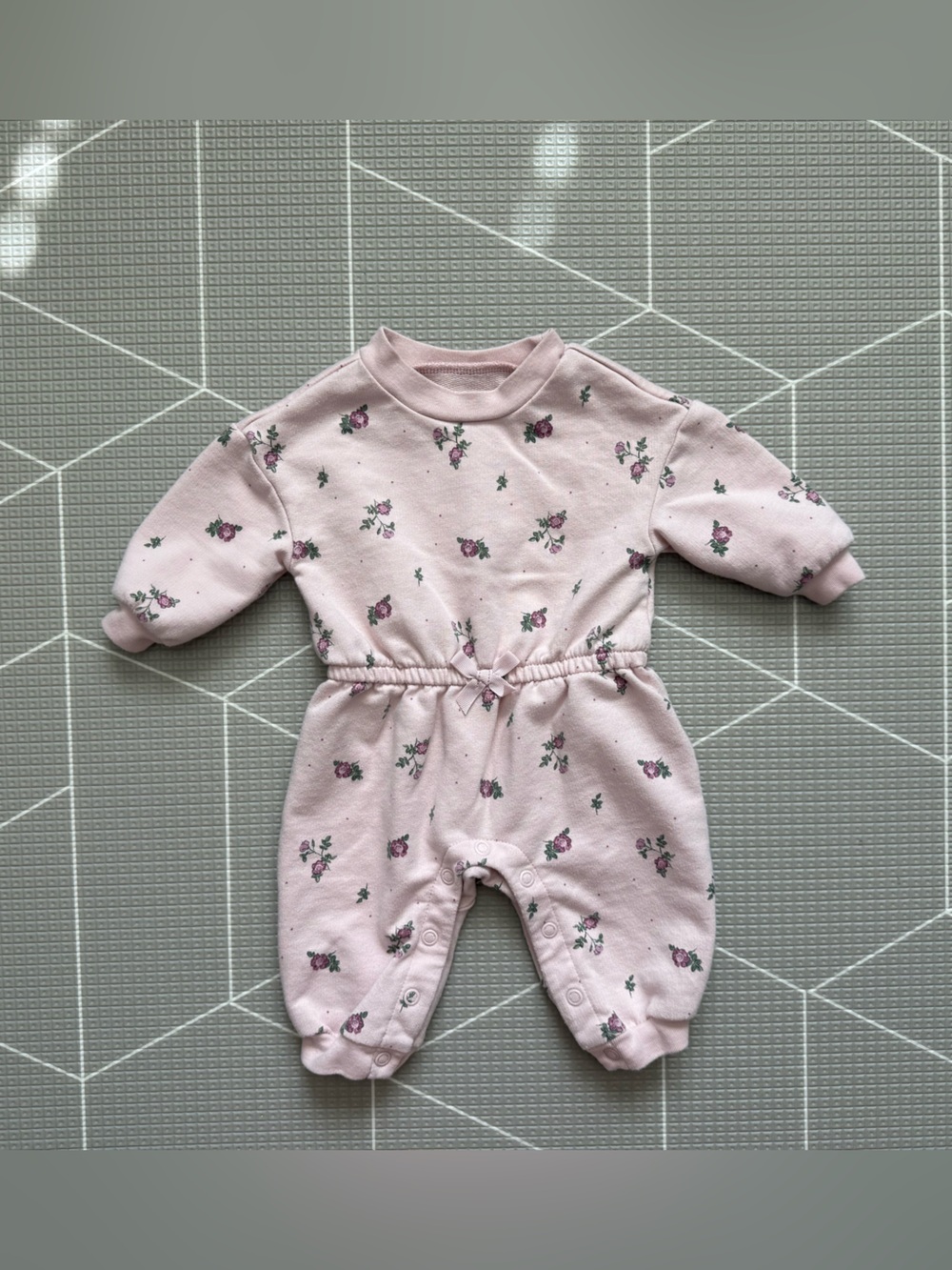 Carters|Baby girl soft long sleeve One-Piece jumpsuit with ditsy florals•••0-3M